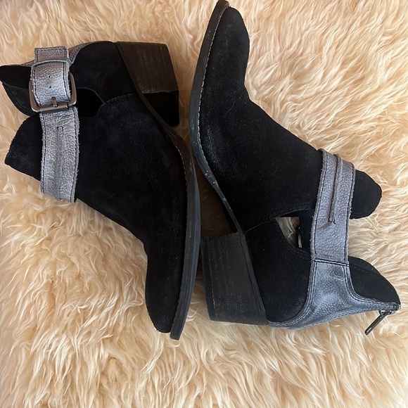 Rebels Black Suede Cut Out Ankle Booties Sz-7.5 - Picture 7 of 14